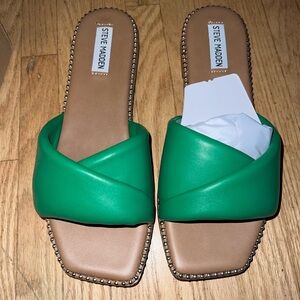 Steve Madden “Rayne” Sandals